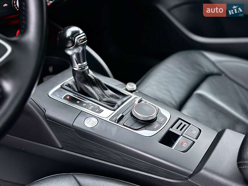 Седан Audi A3 2016 в Киеве