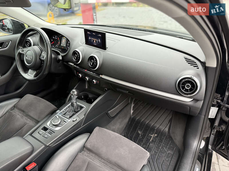 Хетчбек Audi A3 2016 в Львові