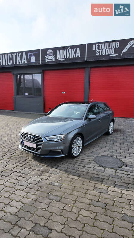 Хэтчбек Audi A3 2018 в Черновцах