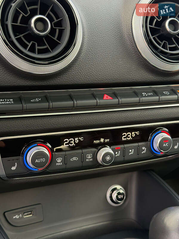 Хэтчбек Audi A3 2018 в Черновцах