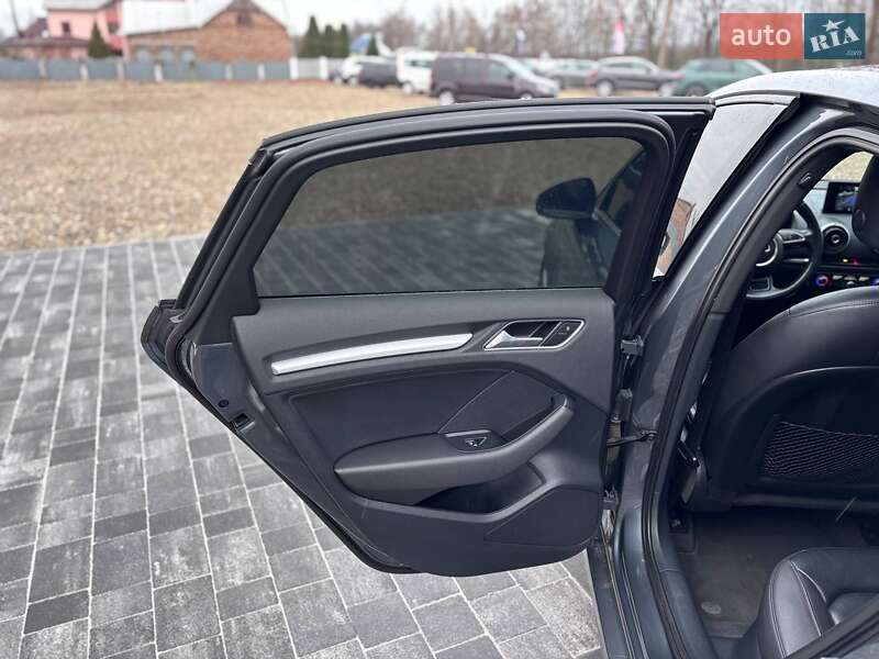 Седан Audi A3 2015 в Коломые