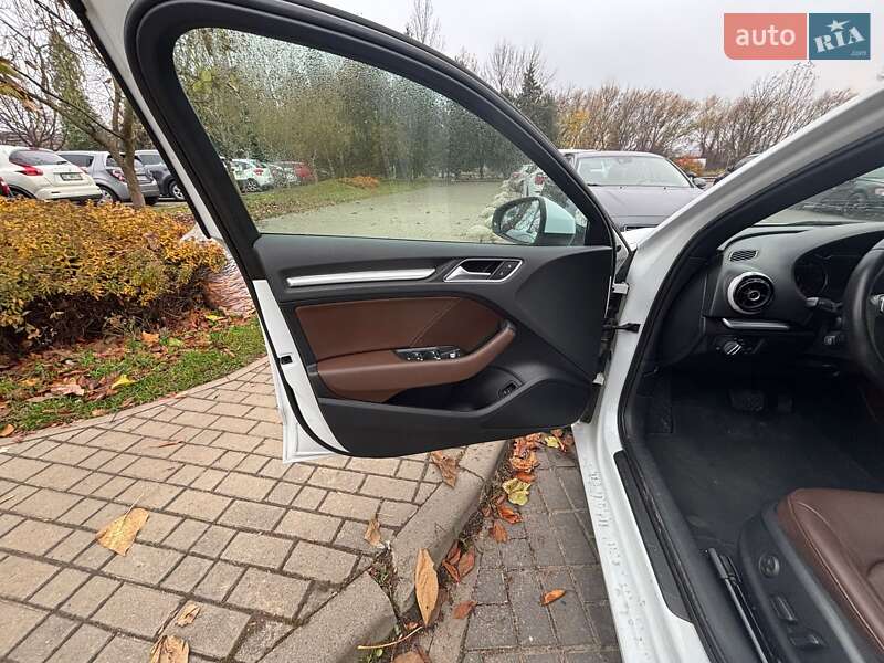 Седан Audi A3 2014 в Львові