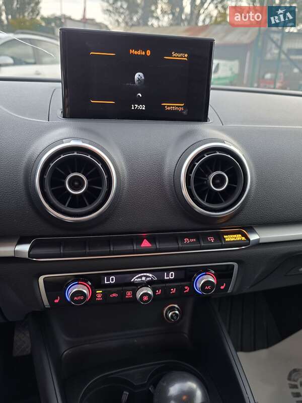 Седан Audi A3 2015 в Запоріжжі