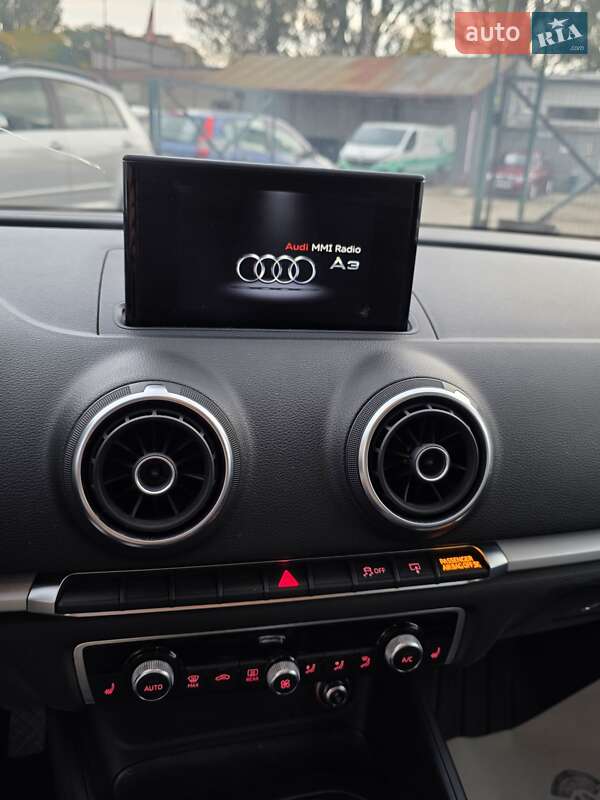Седан Audi A3 2015 в Запоріжжі