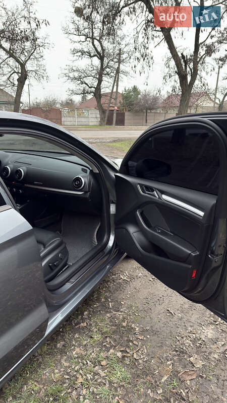 Седан Audi A3 2016 в Новомосковске