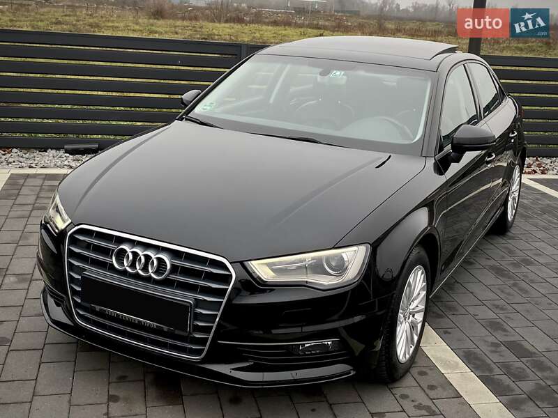 Седан Audi A3 2016 в Мукачево