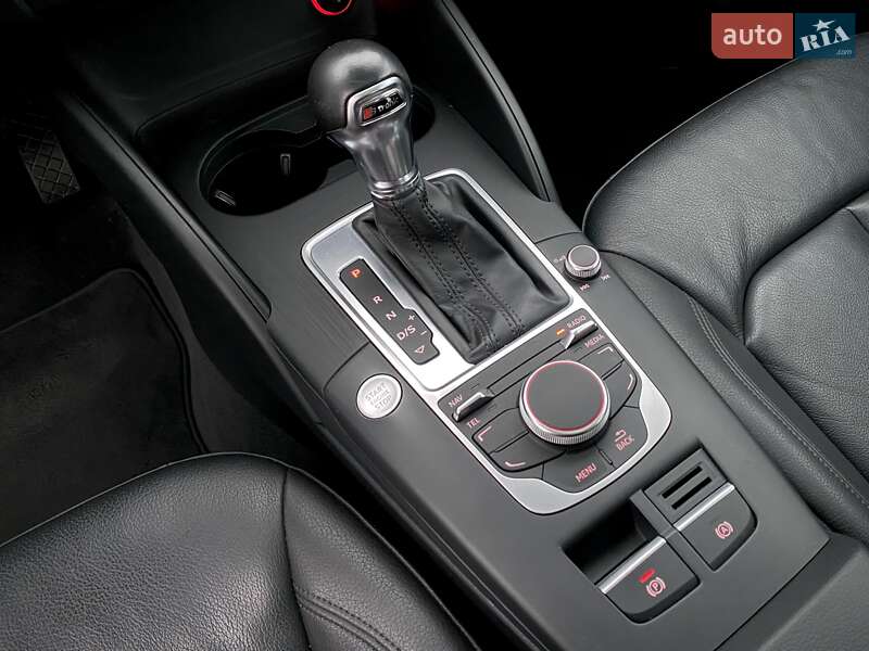 Седан Audi A3 2016 в Мукачево