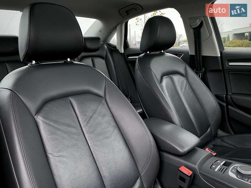 Седан Audi A3 2016 в Мукачево