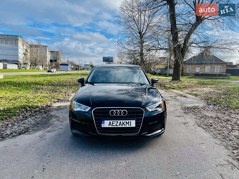 Седан Audi A3 2014 в Кропивницком