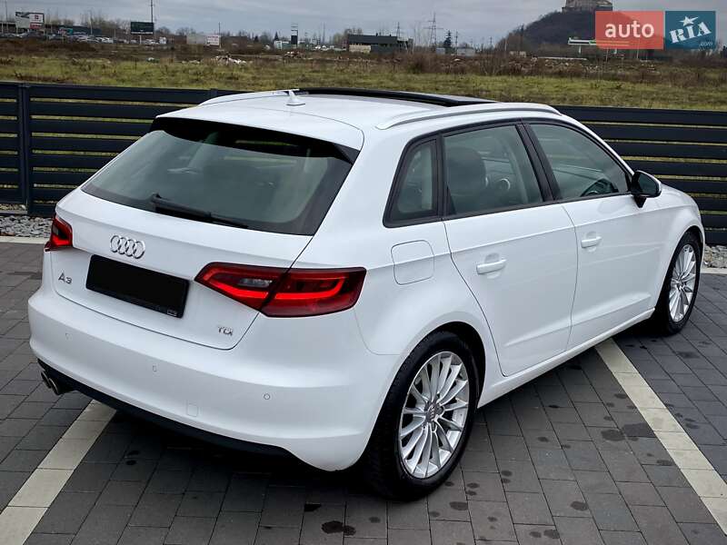 Хэтчбек Audi A3 2016 в Мукачево