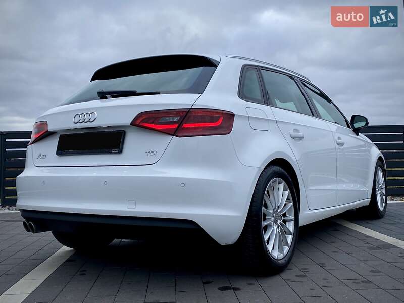 Хэтчбек Audi A3 2016 в Мукачево