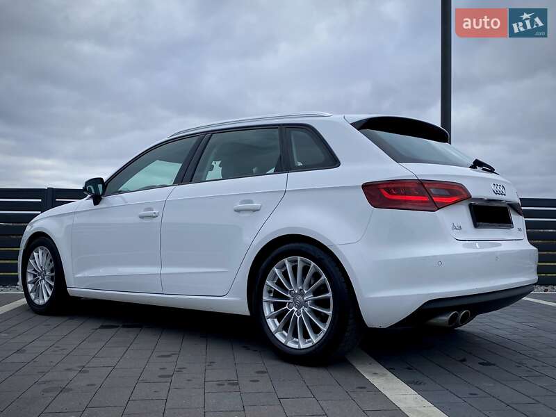 Хэтчбек Audi A3 2016 в Мукачево