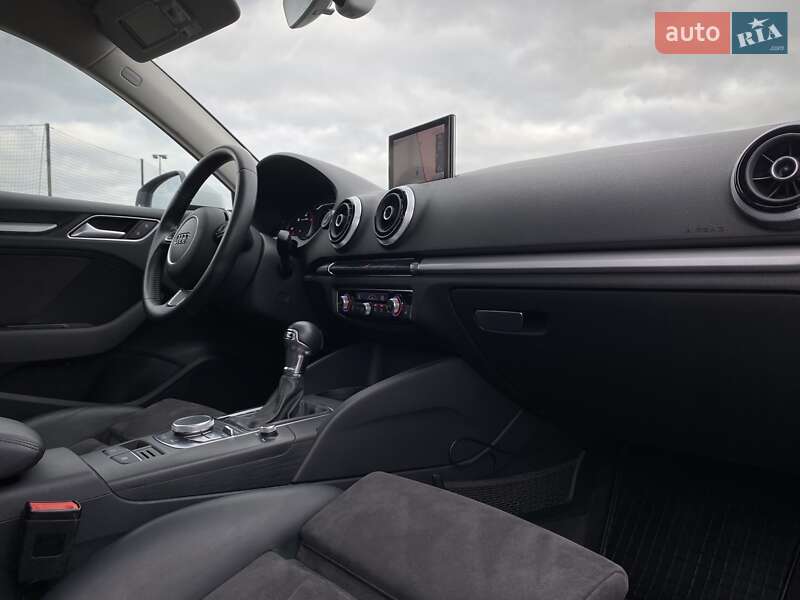 Хэтчбек Audi A3 2016 в Мукачево