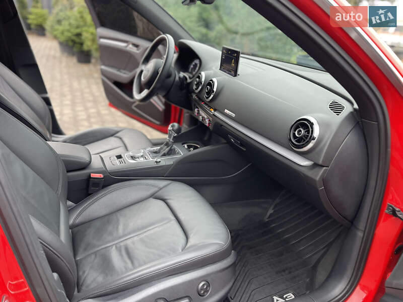 Хэтчбек Audi A3 2015 в Луцке