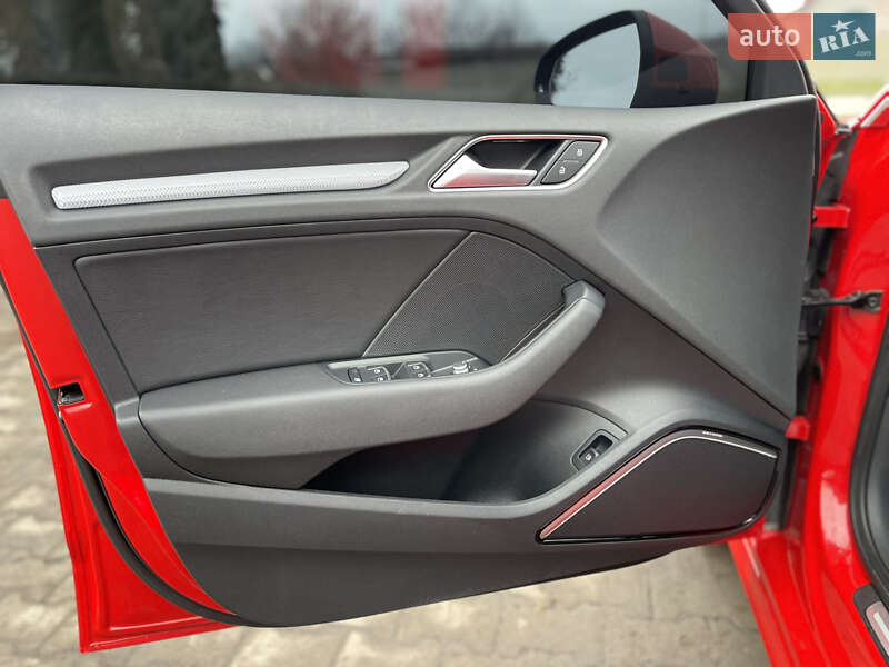 Хэтчбек Audi A3 2015 в Луцке