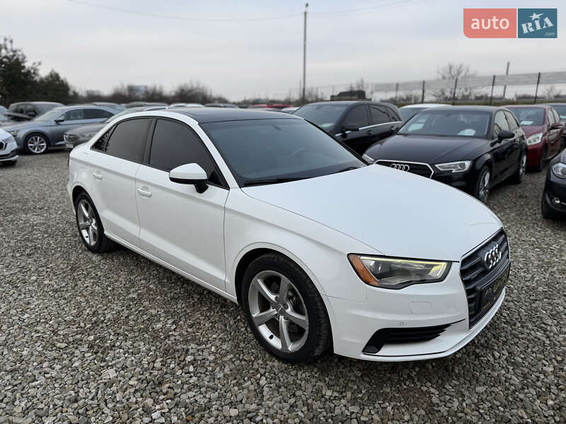 Седан Audi A3 2015 в Ивано-Франковске