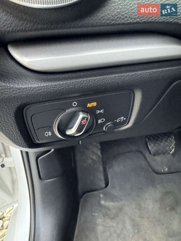 Седан Audi A3 2015 в Ивано-Франковске