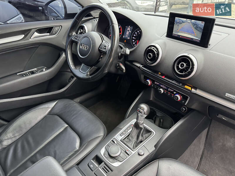 Седан Audi A3 2015 в Ивано-Франковске