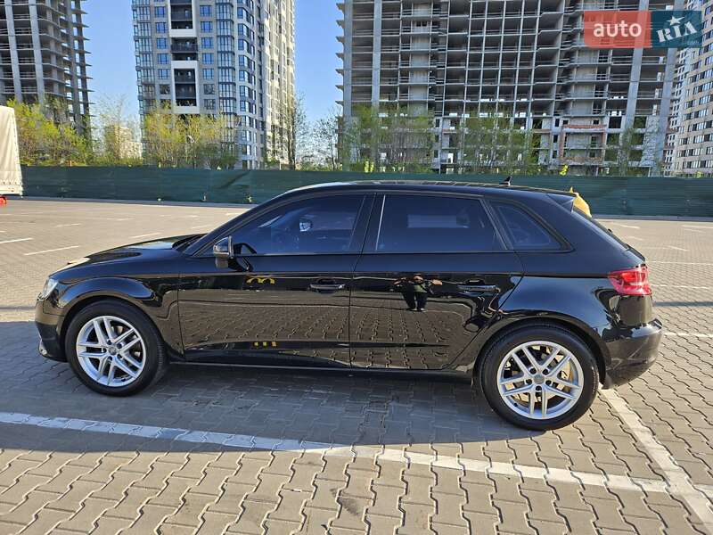 Хэтчбек Audi A3 2014 в Киеве