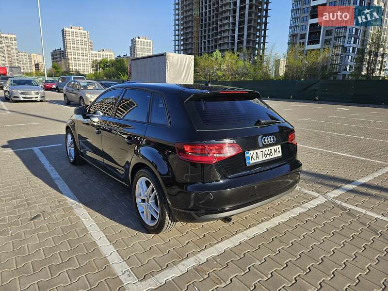 Хэтчбек Audi A3 2014 в Киеве