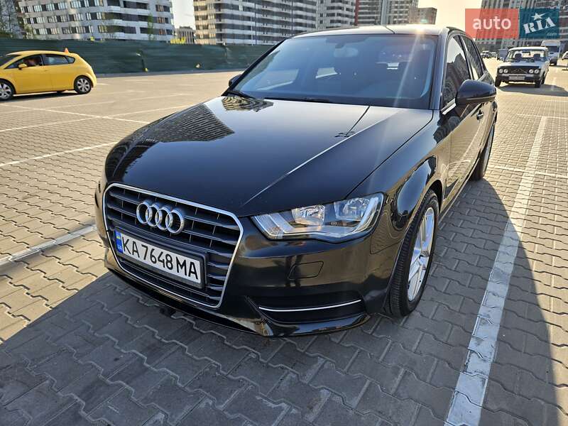 Хэтчбек Audi A3 2014 в Киеве