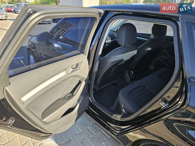 Хэтчбек Audi A3 2014 в Киеве