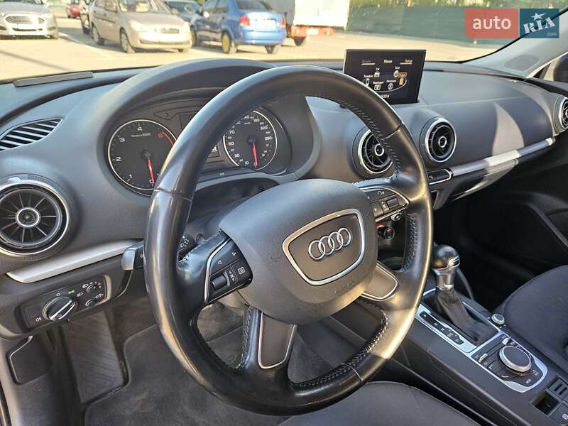 Хэтчбек Audi A3 2014 в Киеве