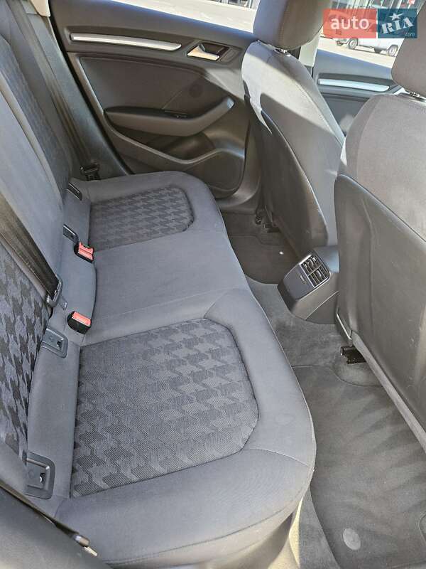 Хэтчбек Audi A3 2014 в Киеве