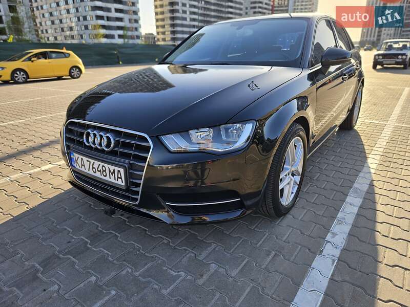 Хэтчбек Audi A3 2014 в Киеве