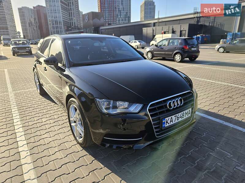 Хэтчбек Audi A3 2014 в Киеве