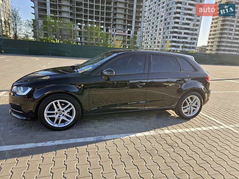 Хэтчбек Audi A3 2014 в Киеве фото 28 Хэтчбек Audi A3 2014 в Киеве