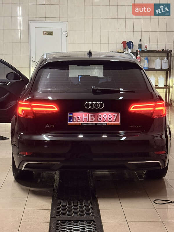 Хэтчбек Audi A3 2017 в Запорожье