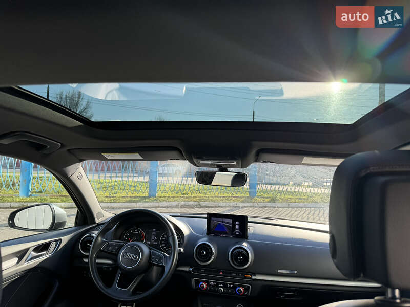 Седан Audi A3 2017 в Черновцах