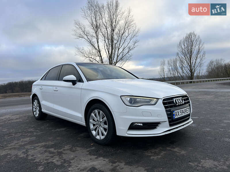 Седан Audi A3 2015 в Балаклії