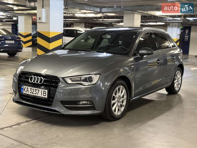 Хэтчбек Audi A3 2016 в Киеве