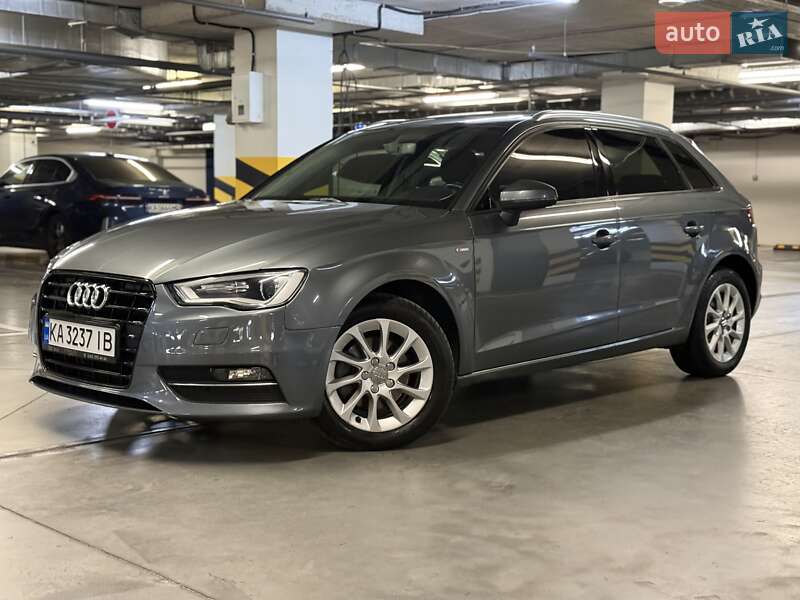 Хэтчбек Audi A3 2016 в Киеве