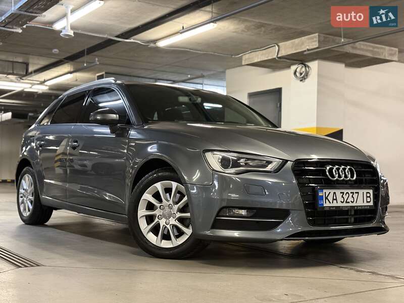 Хэтчбек Audi A3 2016 в Киеве