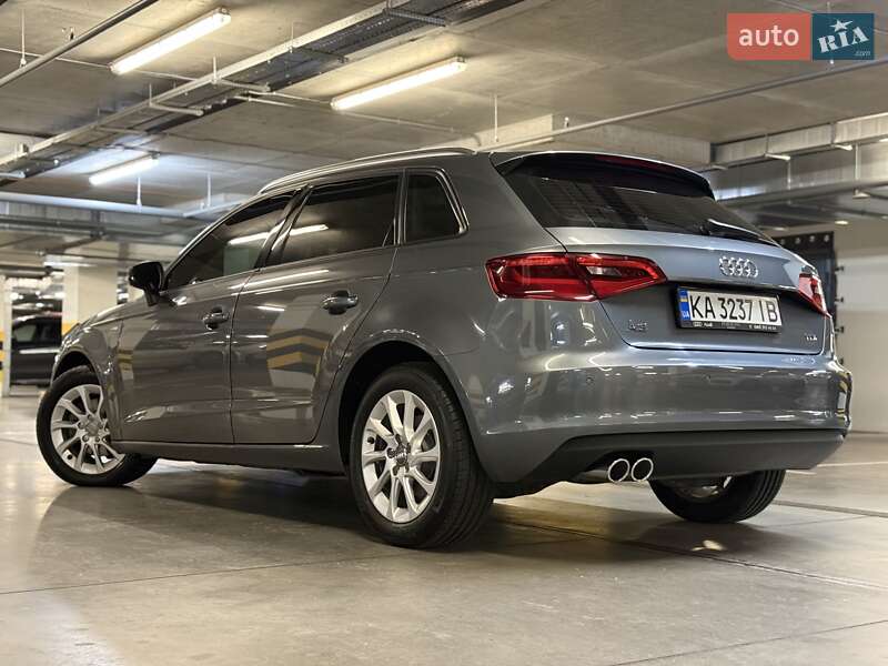 Хэтчбек Audi A3 2016 в Киеве