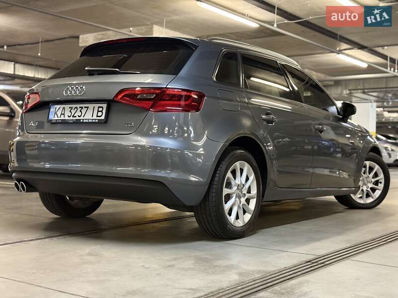 Хэтчбек Audi A3 2016 в Киеве
