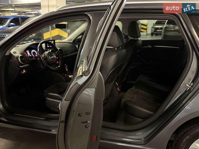 Хэтчбек Audi A3 2016 в Киеве