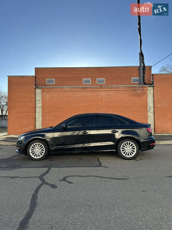 Седан Audi A3 2016 в Борисполе