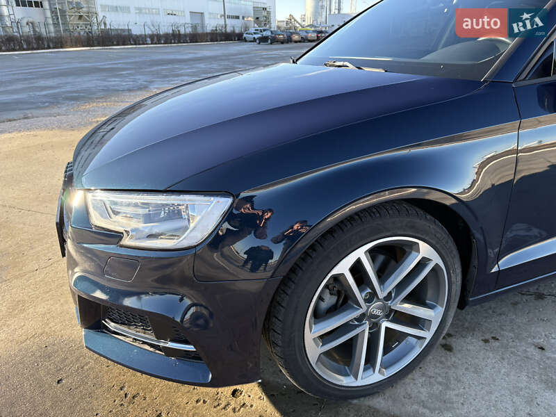 Седан Audi A3 2016 в Коростене