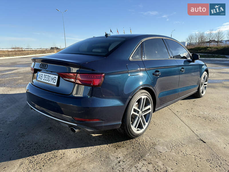 Седан Audi A3 2016 в Коростене