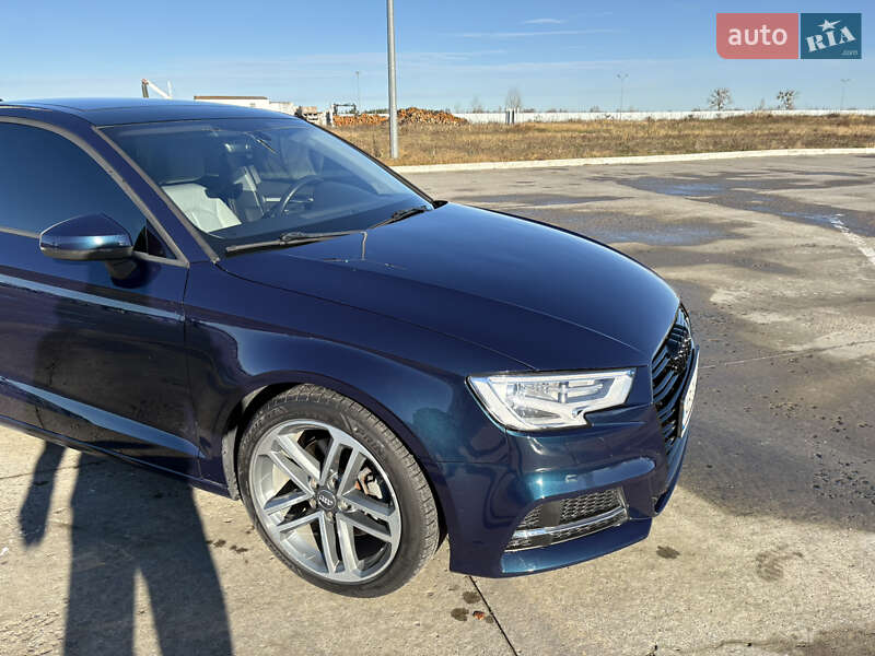 Седан Audi A3 2016 в Коростене