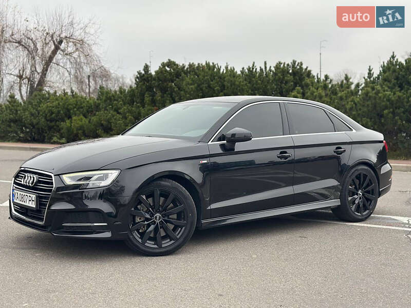 Седан Audi A3 2019 в Киеве