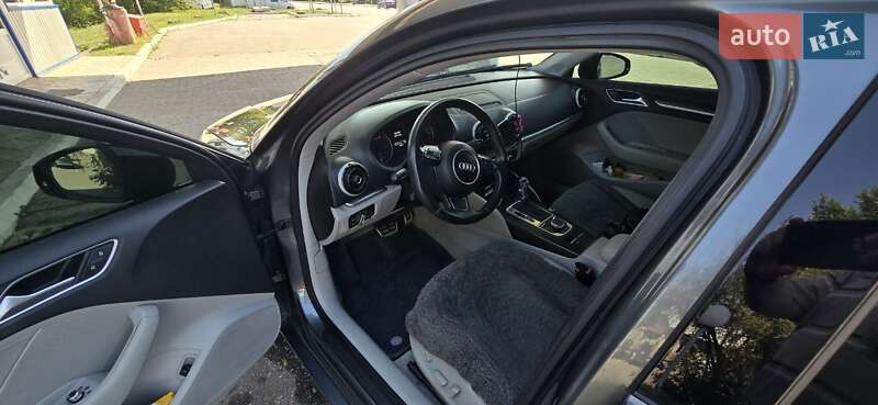 Седан Audi A3 2014 в Ивано-Франковске