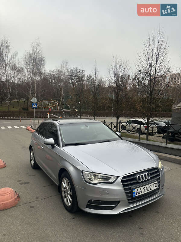 Хэтчбек Audi A3 2015 в Киеве