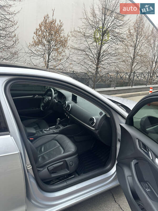 Хэтчбек Audi A3 2015 в Киеве