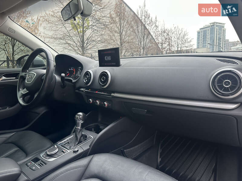 Хэтчбек Audi A3 2015 в Киеве