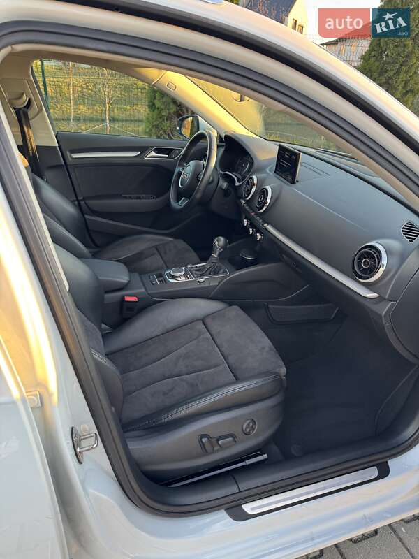 Хэтчбек Audi A3 2016 в Киеве